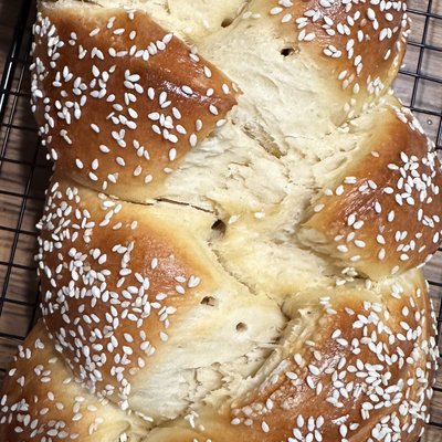 Challah bread 