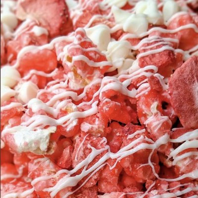 Strawberry Crunch Popcorn 