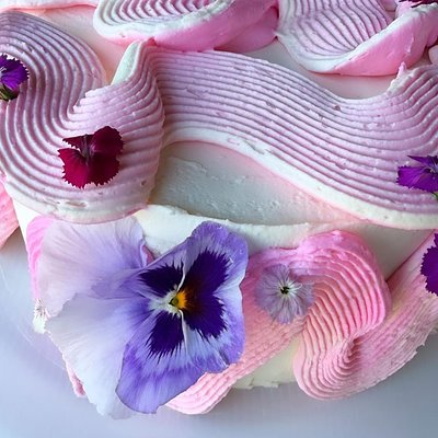 Petal Wave Cake