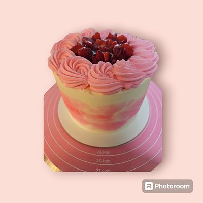  6 inch 3 Layers Strawberry Cheesecake Cake 
