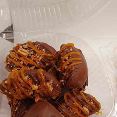 Gourmet Dipped Apples( Turtle $12, Strawberry Crunch Apples W/ Strawberry Cheesecake Dip $14)