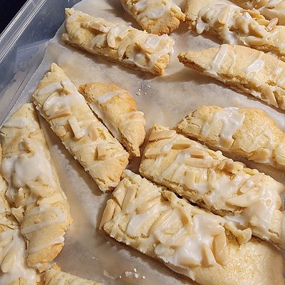 Scandinavian Almond Bars 