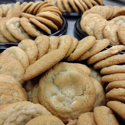 White Chocolate Chip Macademia Cookies
