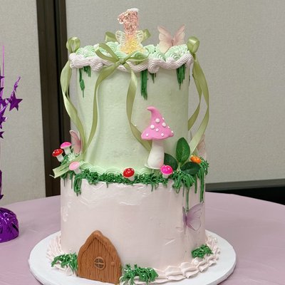 2 Tier Cake 8 + 6  (serves 45)
