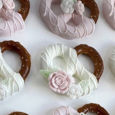 Chocolate-Covered Pretzel Knots