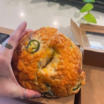 Jalapeño Cheddar Bagel