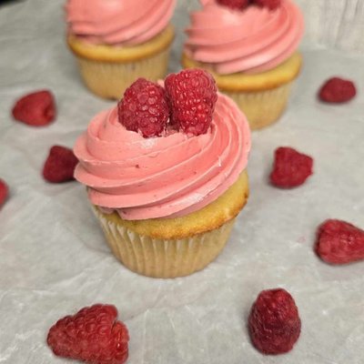 Lemon Raspberry Cupcakes