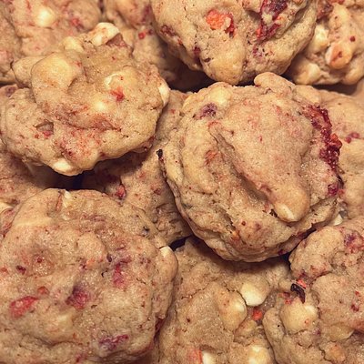 Strawberry Cheesecake Cookies