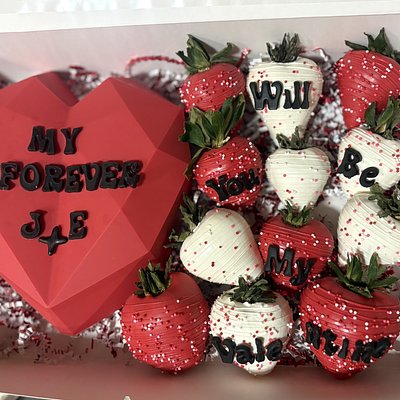 (12) Breakable heart with strawberries 