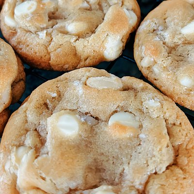  Signature White Chocolate Macadamia