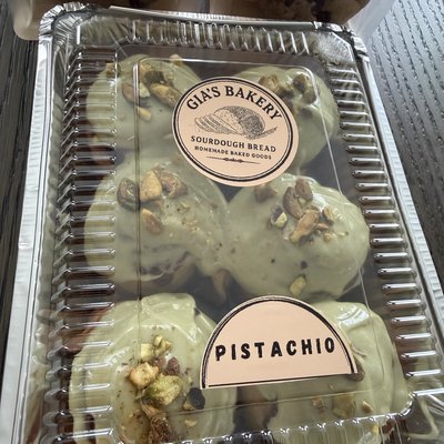 Pistachio Cinnamon Rolls 6 Pack