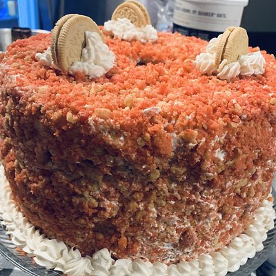 Strawberry Shortcake Crunch Cake 
