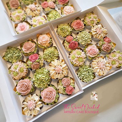 Floral Cupcakes - Dozen Boxed / Large Cupcakes
