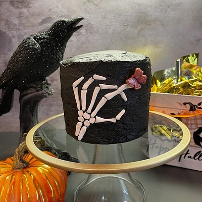 Skeleton Hand Cake 