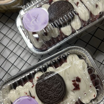 Red Velvet Oreo Cake