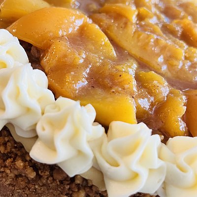 The B.E.Z.T. Peach Cobbler Cheesecake - 7" Round