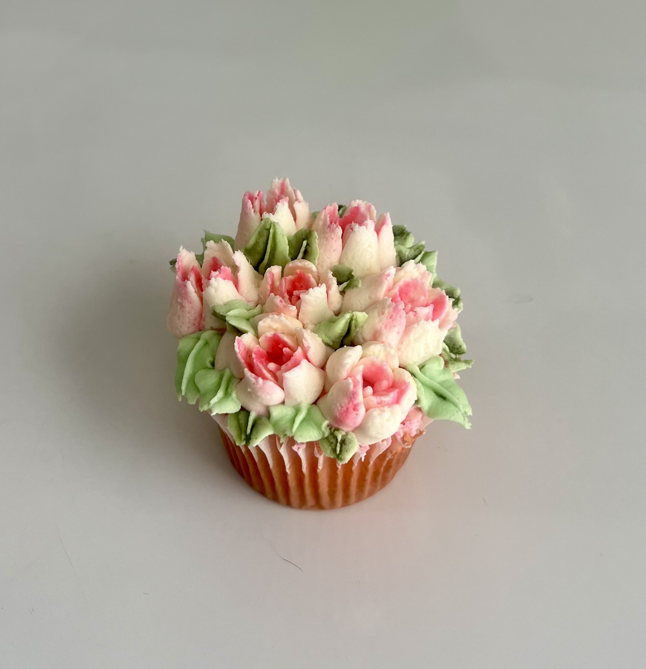 Gourmet Classic Mini Cupcakes  (12 Count)