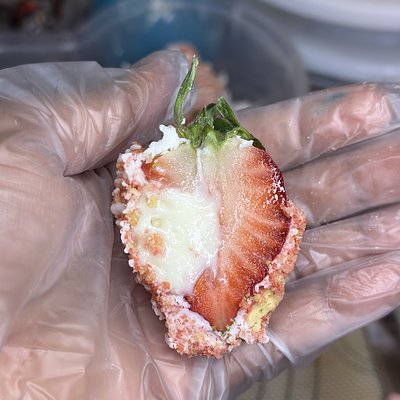 Stuffed Cheesecake Strawberries 