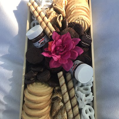 Desert Charcuterie Small Feeds 4-6