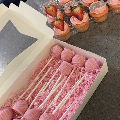 Dozen Cake Pops 