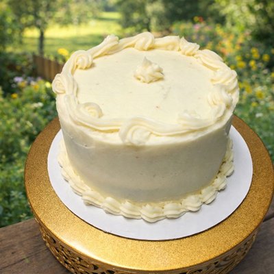 Classic Vanilla Cake with American Buttercream 