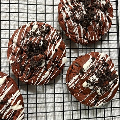 Red Velvet Oreo Cookie