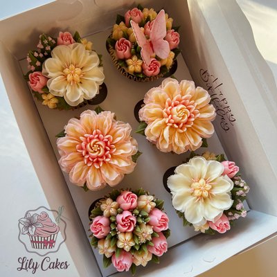 6 Boxed Floral Cupcakes🌼