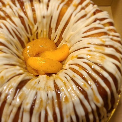 Classy's Peach Cobbler Pound Cake