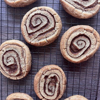 Cinnamon Roll Discard Cookies 