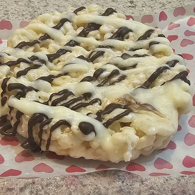 Rice Ktispie Cake Treat (4")