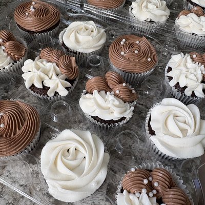 1 Dozen Custom Cupcakes 