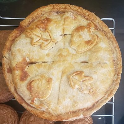 Apple Pie - 9" *Ask 4 Dairy Free Option