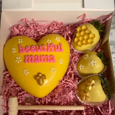 Breakable Heart W 3 Strawberries 