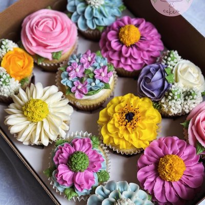 Floral Cupcakes 1 Dozen 