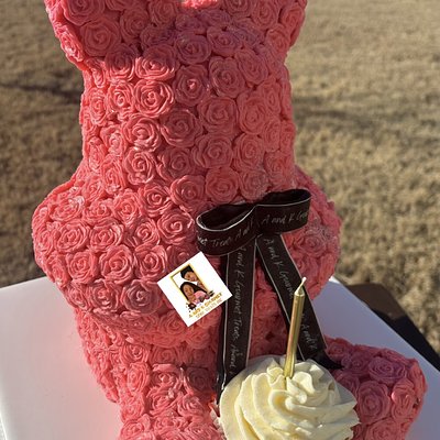 Bear Custom Cake