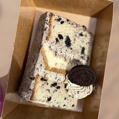 Cookies & Cream Cheesecake Slices 🤍