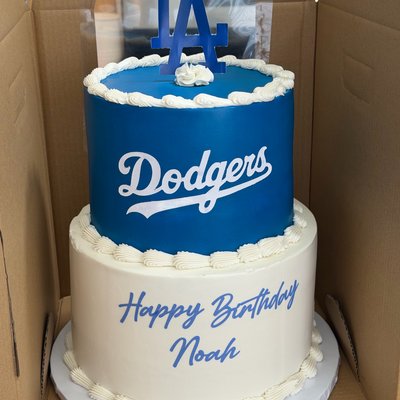 Large Two Tiered Cake 