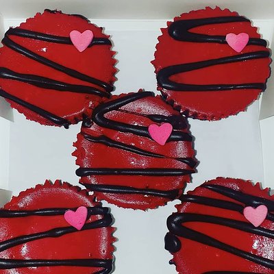 Red Velvet Mini Cheesecakes 