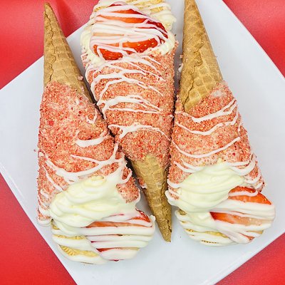 Set Up 3 The Strawberry Crunch Cheesecake Cone