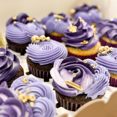 12 Cupcakes