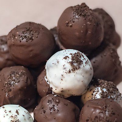 Oreo Truffles Chocolate Balls One Dozen 
