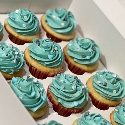 Vanilla 12 Cupcakes