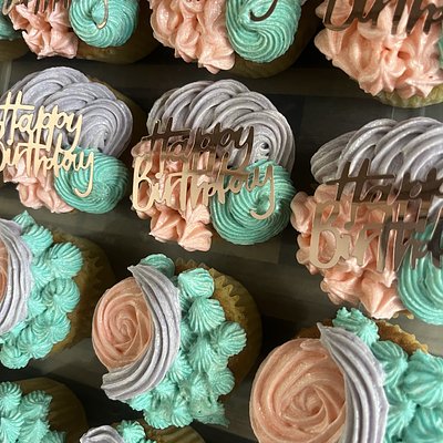 12 Vanilla Birthday Cupcakes 