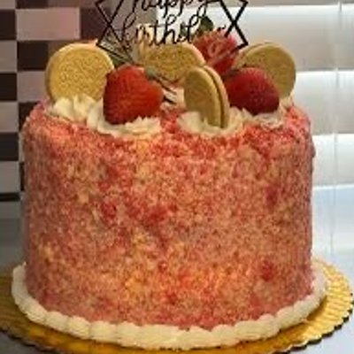 Strawberry Crunch Cake