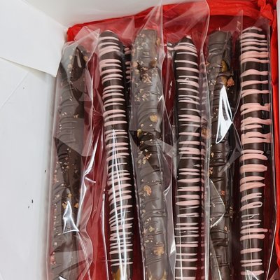 Dipped Pretzel Rods 