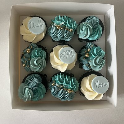 9 Cupcakes
