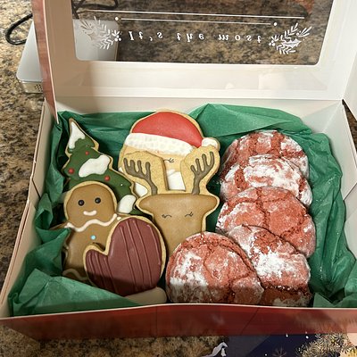 Red Velvet Crinkle Cookie