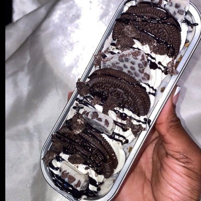 Cookie And Cream Cake