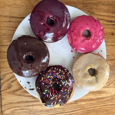 Vanilla Baked donuts With Glaze