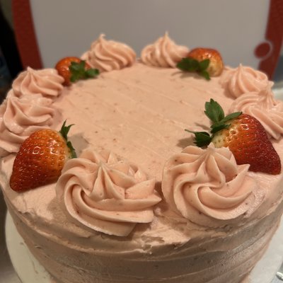 Strawberry Cake 